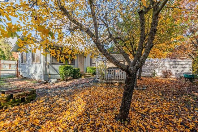 56 Horseshoe Ln., Weaverville, CA 96093