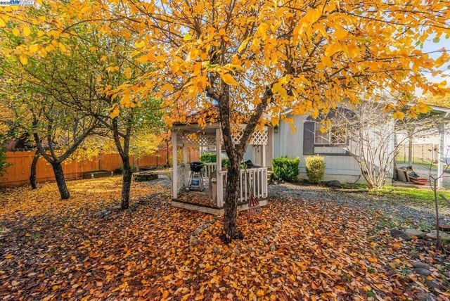 56 Horseshoe Ln., Weaverville, CA 96093