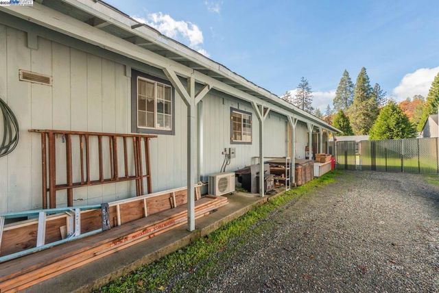 56 Horseshoe Ln., Weaverville, CA 96093