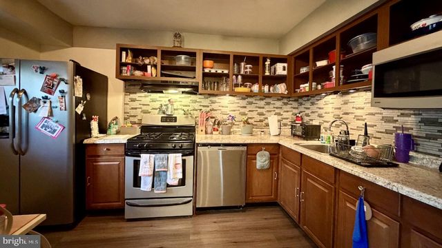 1575 CREEKSIDE RD #A2, Whitehall, PA 18052