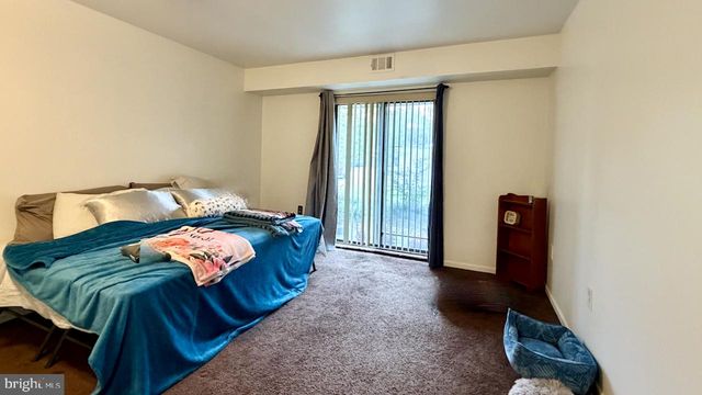 1575 CREEKSIDE RD #A2, Whitehall, PA 18052