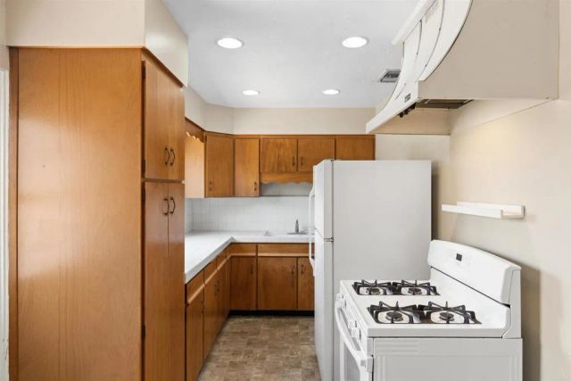 2319 Charles Way, El Cajon, CA 92020