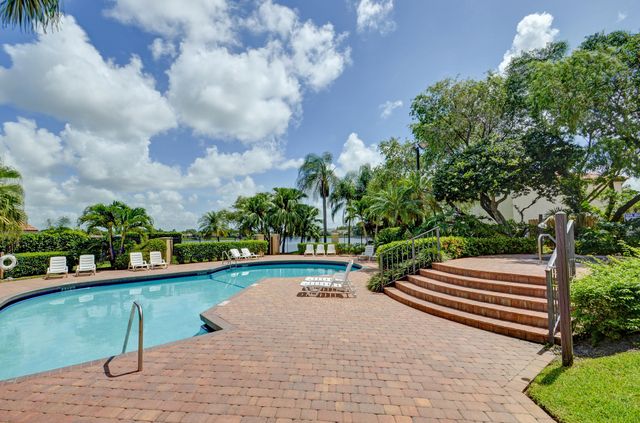 1734 Harborside Circle, Wellington, FL 33414