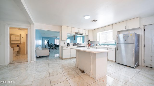 2209 W ADAMS Street, Phoenix, AZ 85009