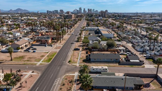 2209 W ADAMS Street, Phoenix, AZ 85009