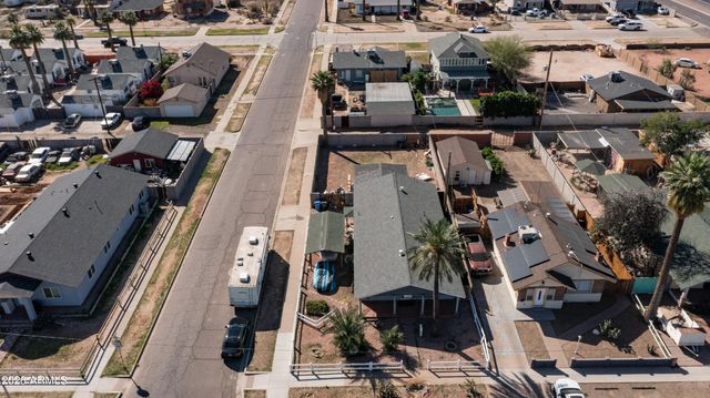 2209 W ADAMS Street, Phoenix, AZ 85009