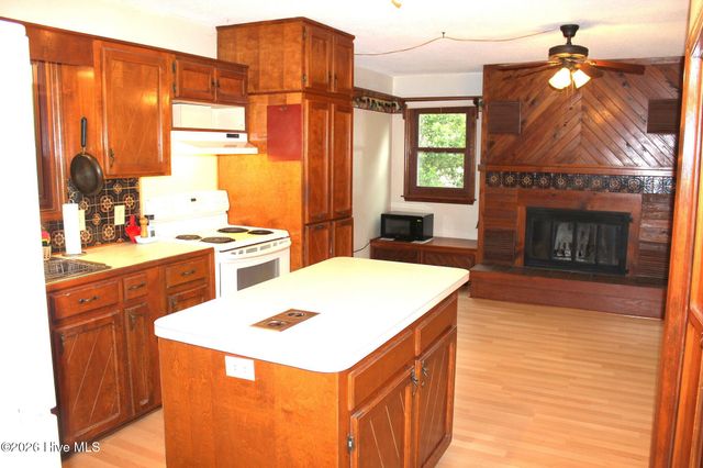 139 Pleasant View Lane, West End, NC 27376