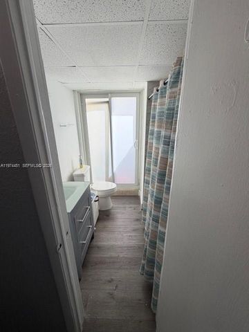 9390 W Flagler St 206C, Miami, FL 33174