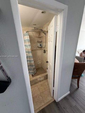 9390 W Flagler St 206C, Miami, FL 33174