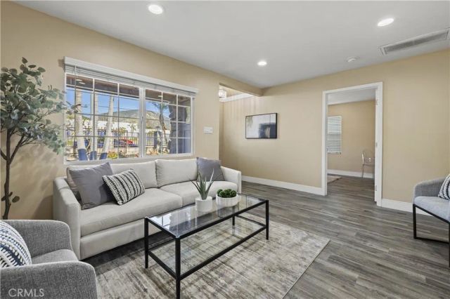 13573 Eldridge, Sylmar, CA 91342