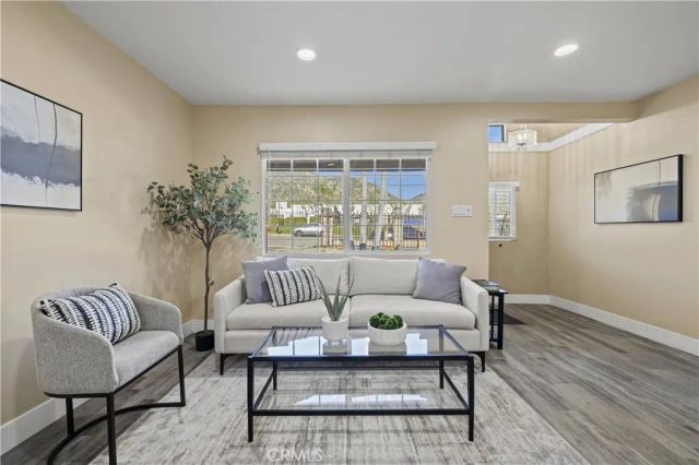 13573 Eldridge, Sylmar, CA 91342