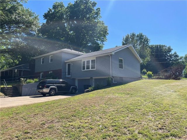 2500 Broadway Terrace, Leavenworth, KS 66048