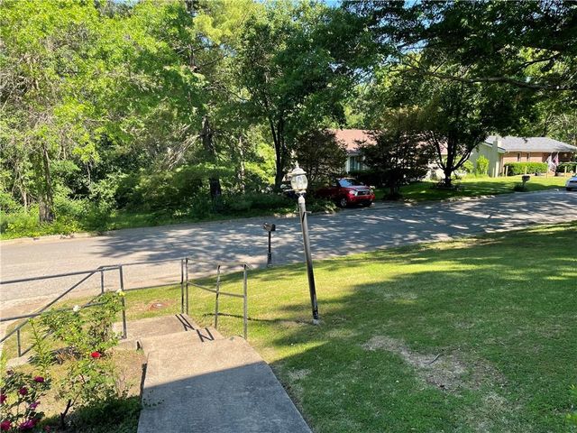 2500 Broadway Terrace, Leavenworth, KS 66048