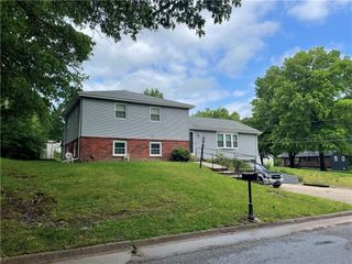 2500 Broadway Terrace, Leavenworth, KS 66048