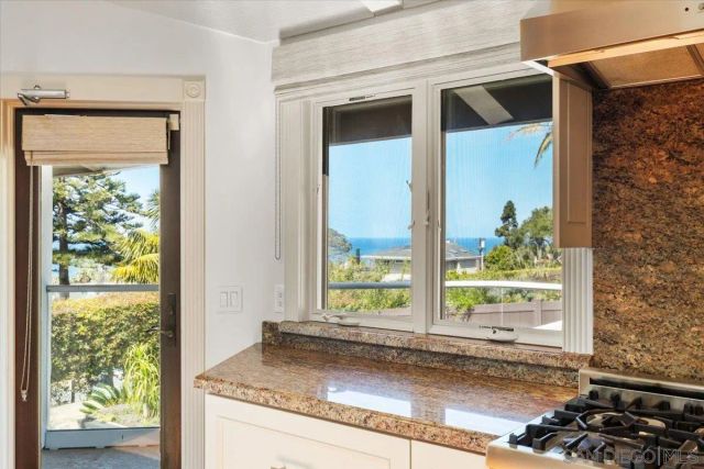 1141 Luneta Drive, Del Mar, CA 92014