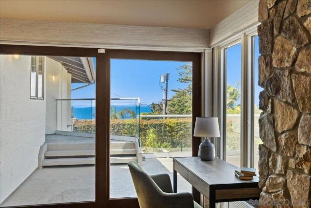 1141 Luneta Drive, Del Mar, CA 92014