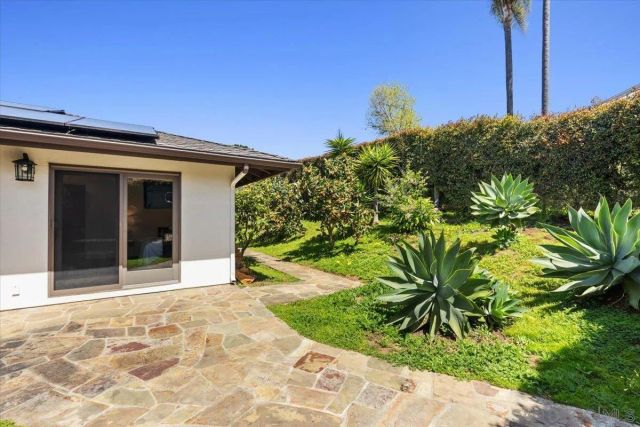 1141 Luneta Drive, Del Mar, CA 92014