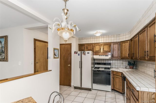 151-80 17th Road, Whitestone, NY 11357