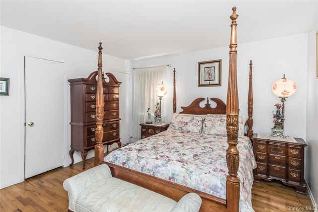 151-80 17th Road, Whitestone, NY 11357