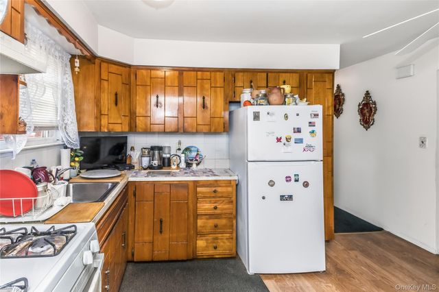 151-80 17th Road, Whitestone, NY 11357
