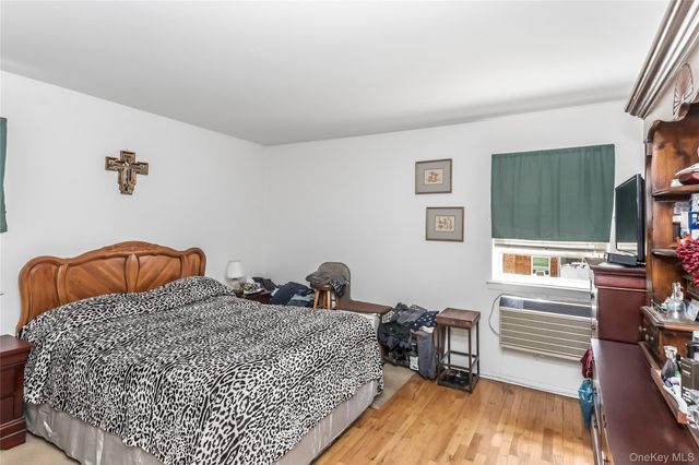 151-80 17th Road, Whitestone, NY 11357