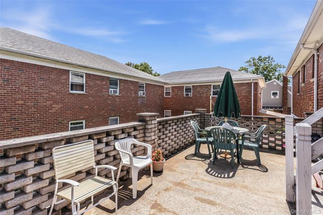 151-80 17th Road, Whitestone, NY 11357