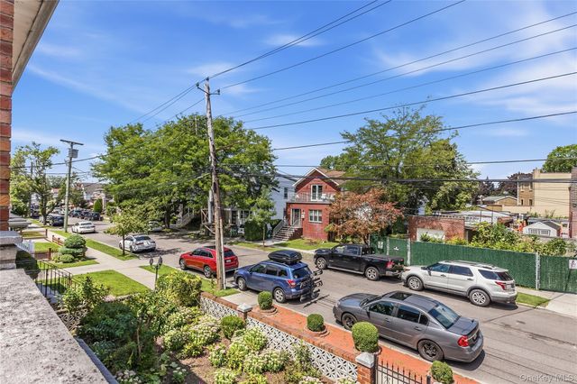 151-80 17th Road, Whitestone, NY 11357