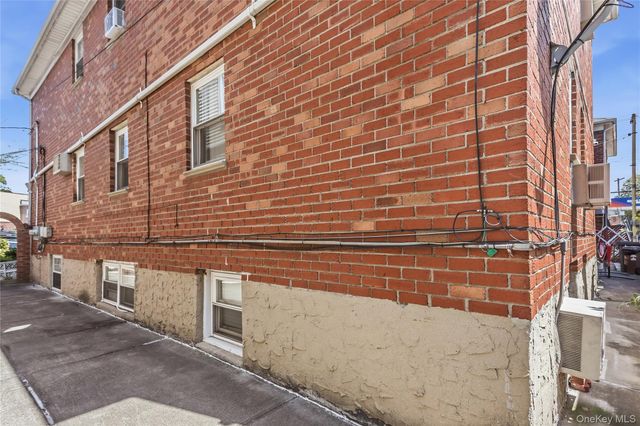 151-80 17th Road, Whitestone, NY 11357