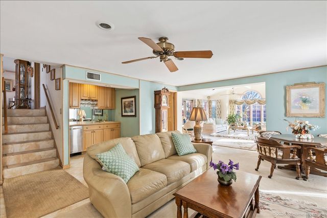 10441 Long Avenue, Oak Lawn, IL 60453