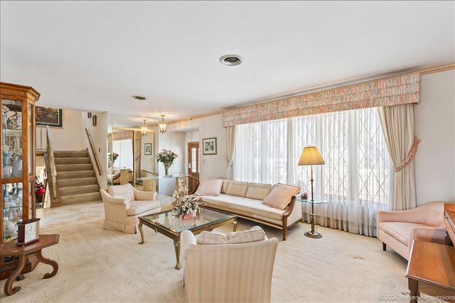 10441 Long Avenue, Oak Lawn, IL 60453