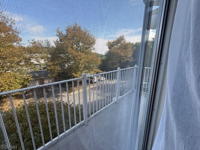 27 Birch Ter, Mount Arlington Boro, NJ 07856