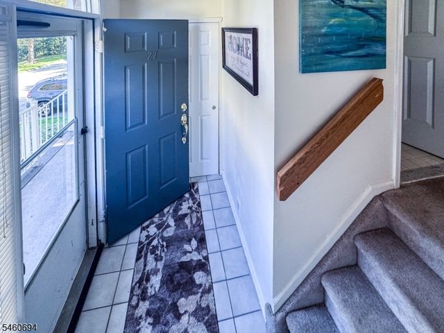 27 Birch Ter, Mount Arlington Boro, NJ 07856