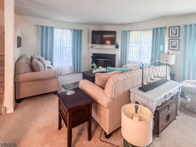 27 Birch Ter, Mount Arlington Boro, NJ 07856