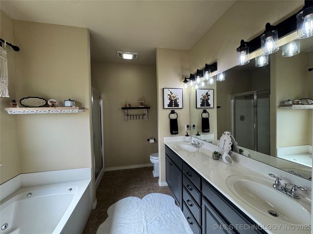 21902 W 13th Street S, Sand Springs, OK 74063