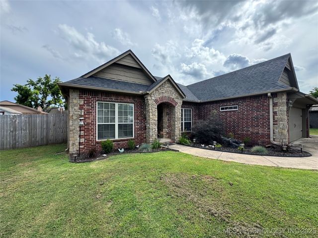 21902 W 13th Street S, Sand Springs, OK 74063