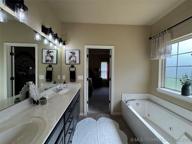 21902 W 13th Street S, Sand Springs, OK 74063