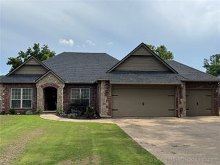 21902 W 13th Street S, Sand Springs, OK 74063