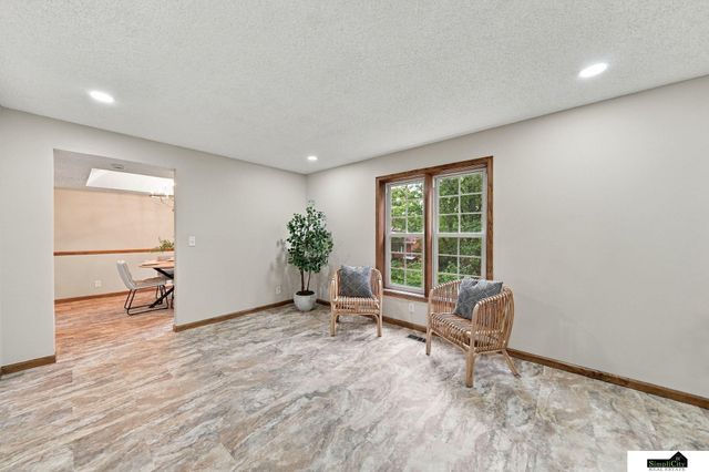 3749 S 78th Street, Lincoln, NE 68506