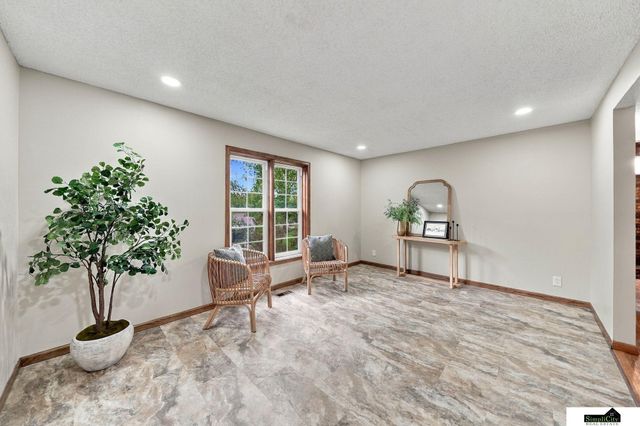 3749 S 78th Street, Lincoln, NE 68506