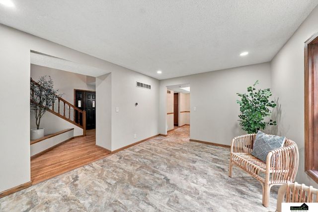3749 S 78th Street, Lincoln, NE 68506