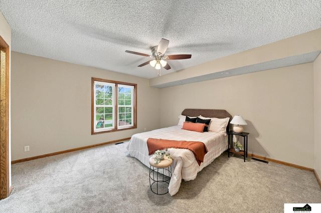 3749 S 78th Street, Lincoln, NE 68506
