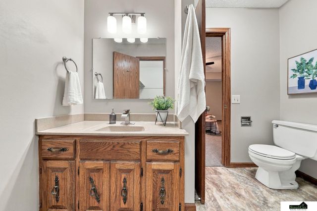 3749 S 78th Street, Lincoln, NE 68506