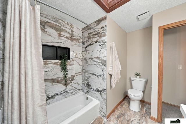 3749 S 78th Street, Lincoln, NE 68506