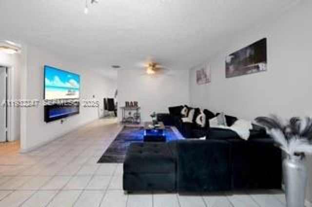 4457 NW 185th St, Miami Gardens, FL 33055