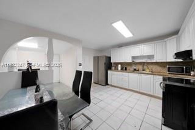 4457 NW 185th St, Miami Gardens, FL 33055