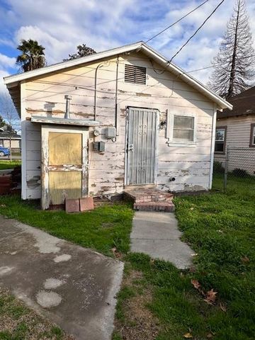 716 Nebraska Avenue, Madera, CA 93638