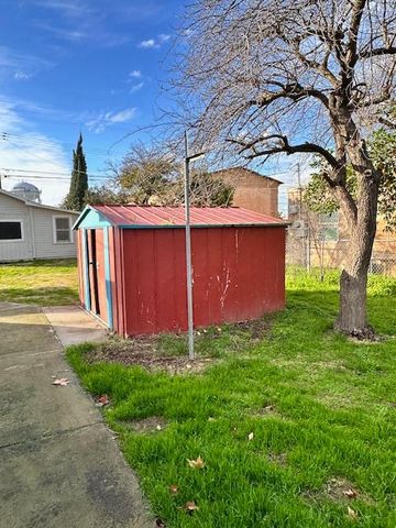 716 Nebraska Avenue, Madera, CA 93638