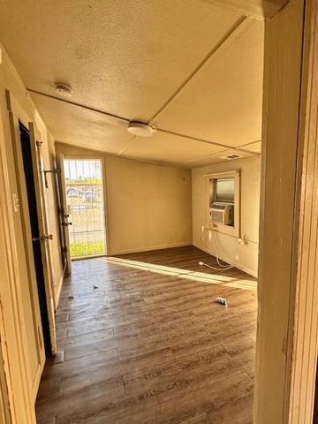 716 Nebraska Avenue, Madera, CA 93638