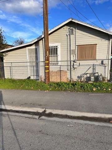 716 Nebraska Avenue, Madera, CA 93638
