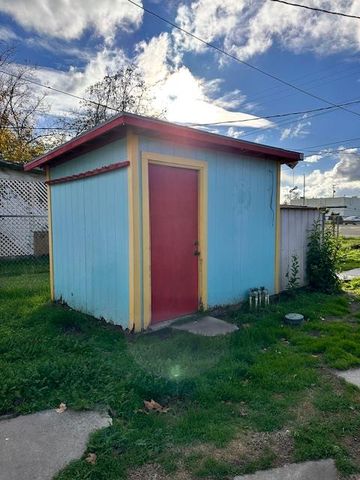 716 Nebraska Avenue, Madera, CA 93638